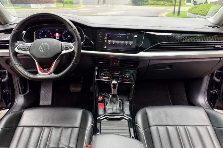 Used Volkswagen Passat 2022 330TSI Elite Edition Interior 4