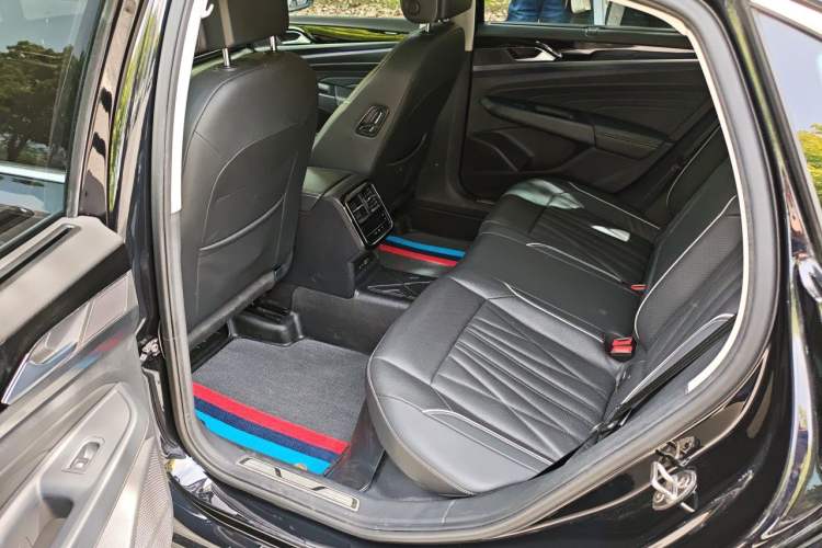 Used Volkswagen Passat 2022 330TSI Starry Luxury Edition Interior 4