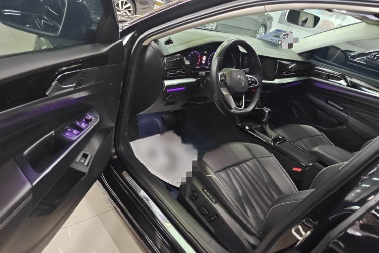 Used Volkswagen Passat 2022 330TSI Starry Luxury Edition Interior 4