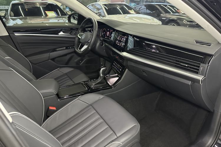 Used Volkswagen Passat 2022 330TSI Starry Elite Edition Interior 5