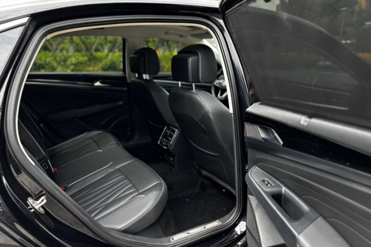 Used Volkswagen Passat 2022 330TSI Starry Luxury Edition Interior 5