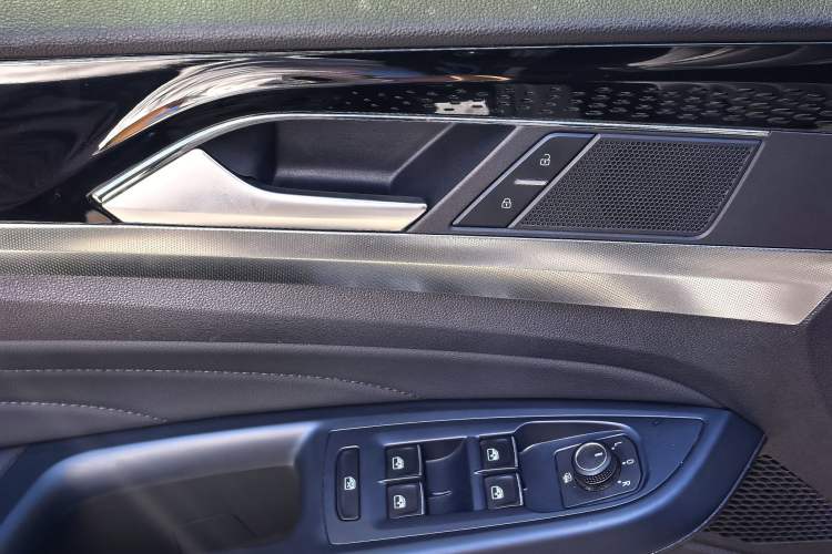 Used Volkswagen Passat 2022 330TSI Elite Edition Custom Version Interior 5