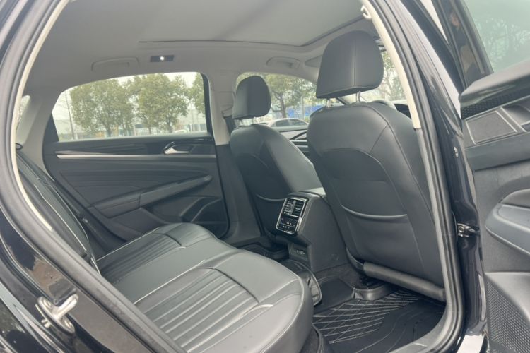 Used Volkswagen Passat 2022 330TSI Elite Edition Interior 6