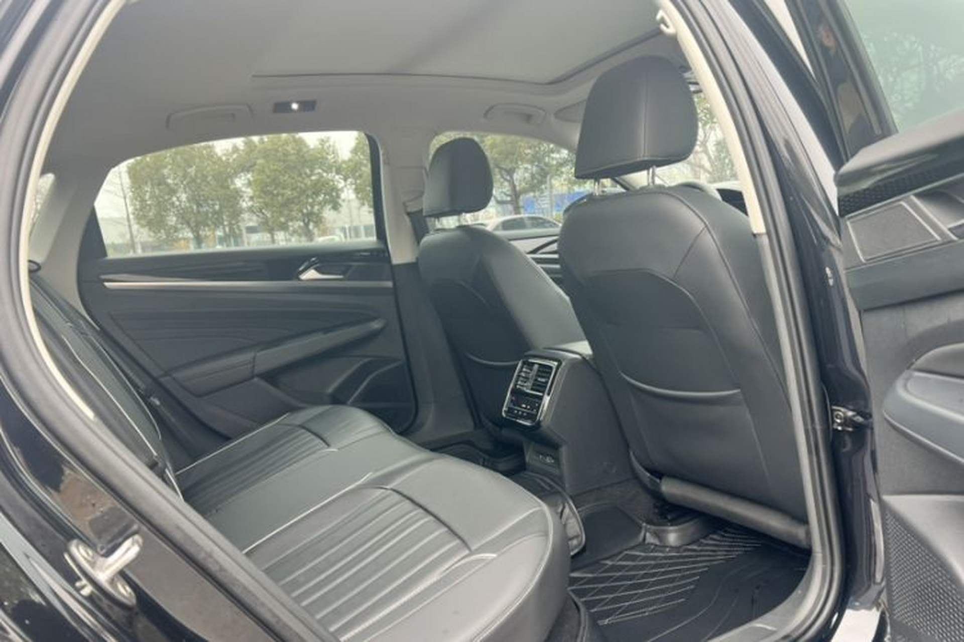 Used Volkswagen Passat 2022 330TSI Elite Edition Interior 6