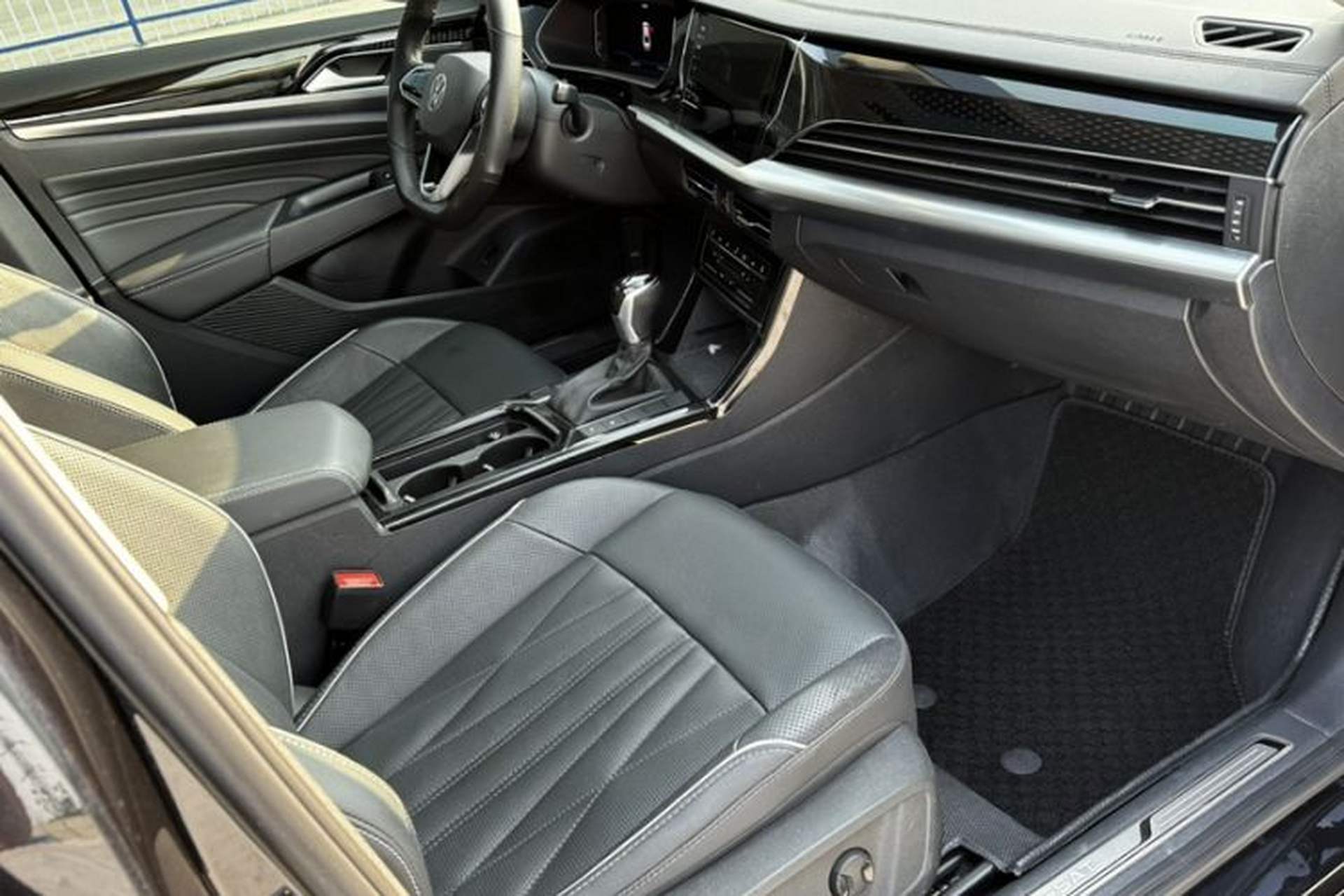 Used Volkswagen Passat 2022 330TSI Starry Luxury Edition Interior 6
