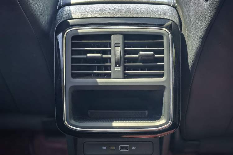 Used Volkswagen Passat 2022 330TSI Elite Edition Custom Version Interior 6