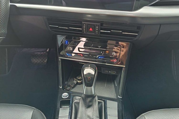Used Volkswagen Passat 2022 330TSI Starry Luxury Edition Interior 7