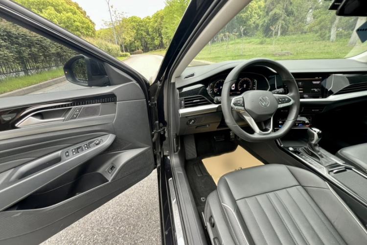 Used Volkswagen Passat 2022 330TSI Elite Edition Interior 7