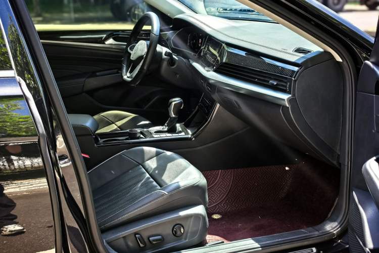 Used Volkswagen Passat 2022 330TSI Elite Edition Custom Version Interior 7