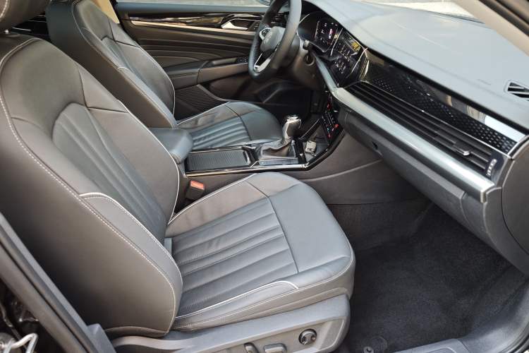 Used Volkswagen Passat 2022 330TSI Elite Edition Interior 7