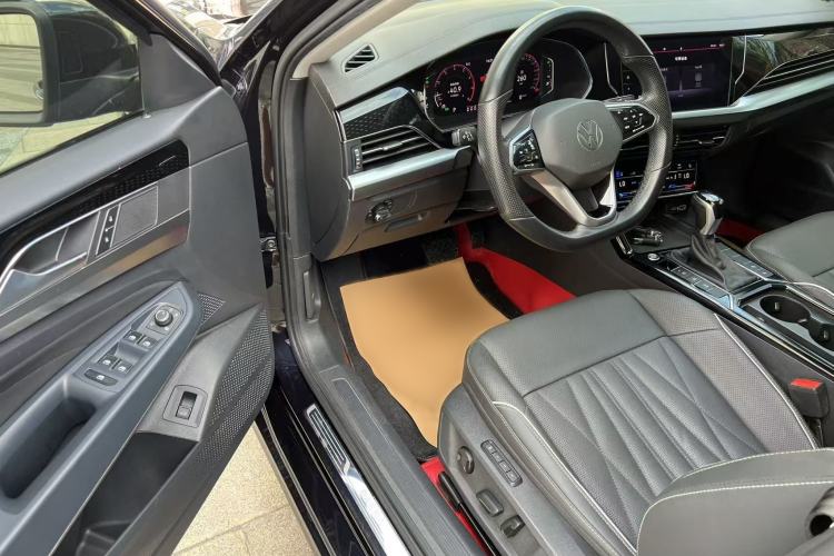 Used Volkswagen Passat 2022 330TSI Starry Luxury Edition Interior 7