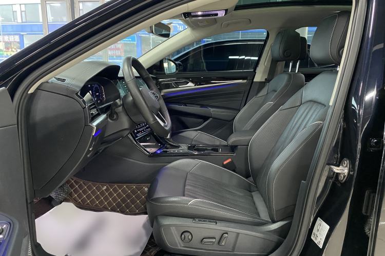 Used Volkswagen Passat 2022 330TSI Luxury Edition Interior 7