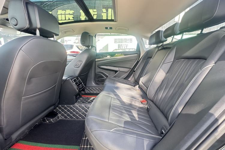Used Volkswagen Passat 2022 330TSI Starry Luxury Edition Interior 8