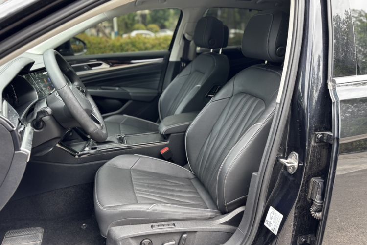 Used Volkswagen Passat 2022 330TSI Starry Luxury Edition Interior 9