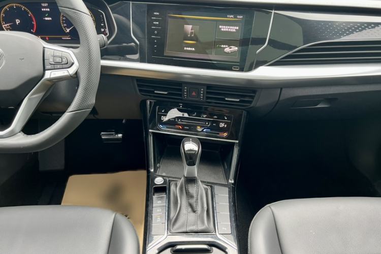 Used Volkswagen Passat 2022 330TSI Elite Edition Interior 9