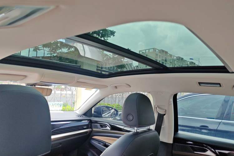 Used Volkswagen Passat 2022 330TSI Starry Elite Edition Interior 9