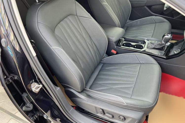 Used Volkswagen Passat 2022 330TSI Starry Luxury Edition Interior 9