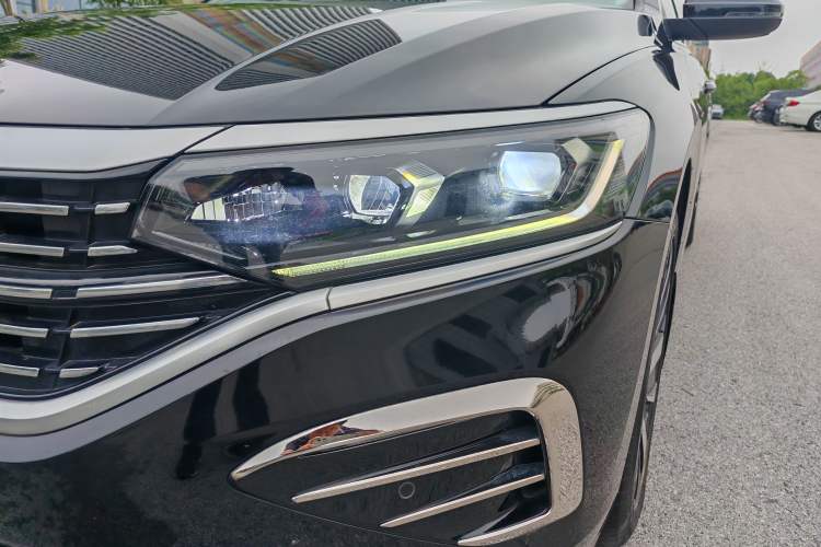 Used Volkswagen Passat 2022 330TSI Elite Edition Left Front Headlight