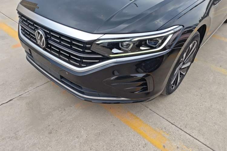 Used Volkswagen Passat 2022 330TSI Elite Edition Left Front Headlight