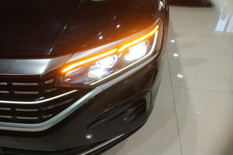 Used Volkswagen Passat 2022 330TSI Luxury Edition Left Front Headlight