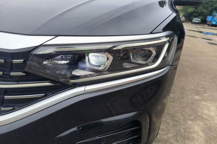 Used Volkswagen Passat 2022 330TSI Luxury Edition Left Front Headlight