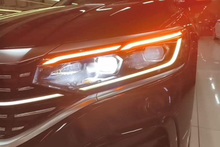 Used Volkswagen Passat 2022 330TSI Luxury Edition Left Front Headlight