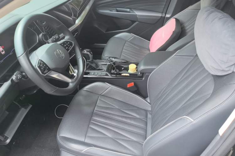 Used Volkswagen Passat 2022 330TSI Starry Luxury Edition Left Front Seat