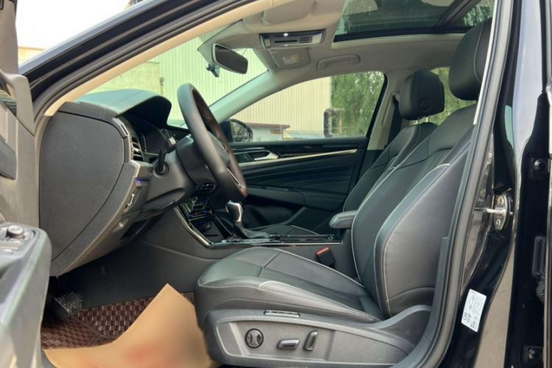 Used Volkswagen Passat 2022 330TSI Starry Luxury Edition – Exclusive Special Edition Left Front Seat