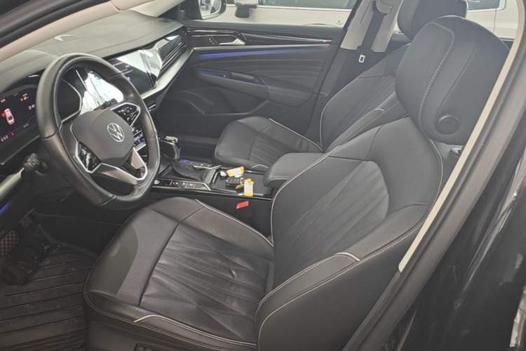Used Volkswagen Passat 2022 330TSI Starry Luxury Edition Left Front Seat