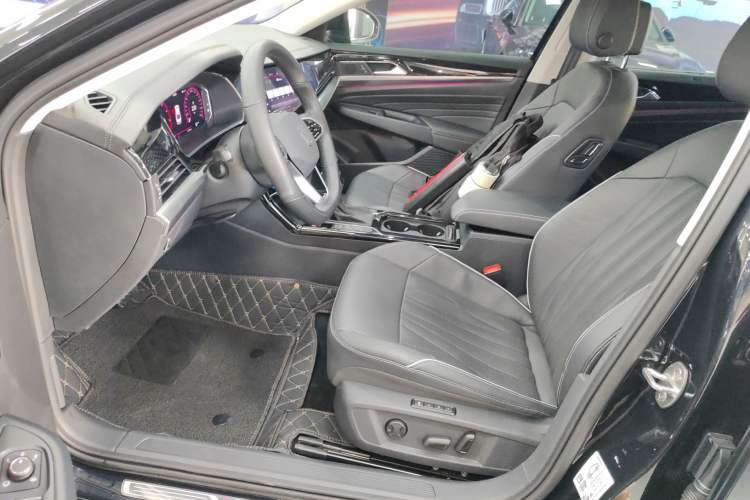 Used Volkswagen Passat 2022 330TSI Luxury Edition Left Front Seat