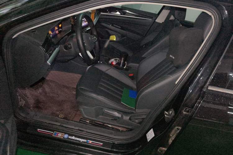 Used Volkswagen Passat 2022 280TSI Business Edition Left Front Seat