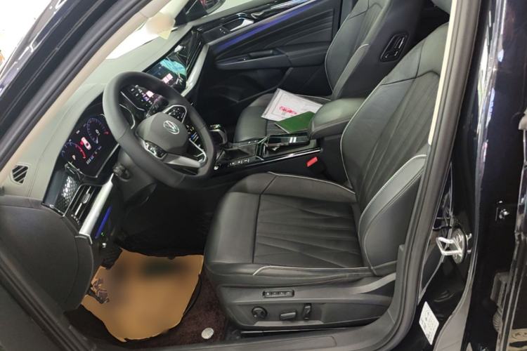 Used Volkswagen Passat 2022 330TSI Luxury Edition Custom Version Left Front Seat
