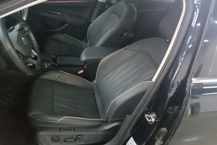 Used Volkswagen Passat 2022 330TSI Luxury Edition Left Front Seat