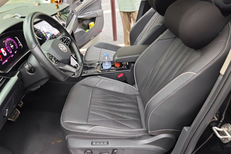 Used Volkswagen Passat 2022 330TSI Starry Luxury Edition Left Front Seat