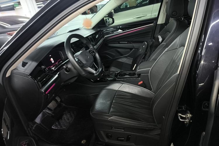 Used Volkswagen Passat 2022 330TSI Luxury Edition Left Front Seat