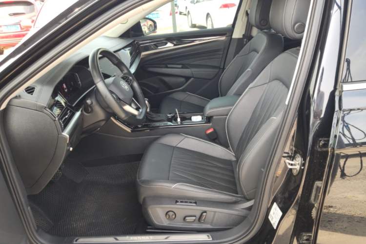 Used Volkswagen Passat 2022 330TSI Luxury Edition Left Front Seat