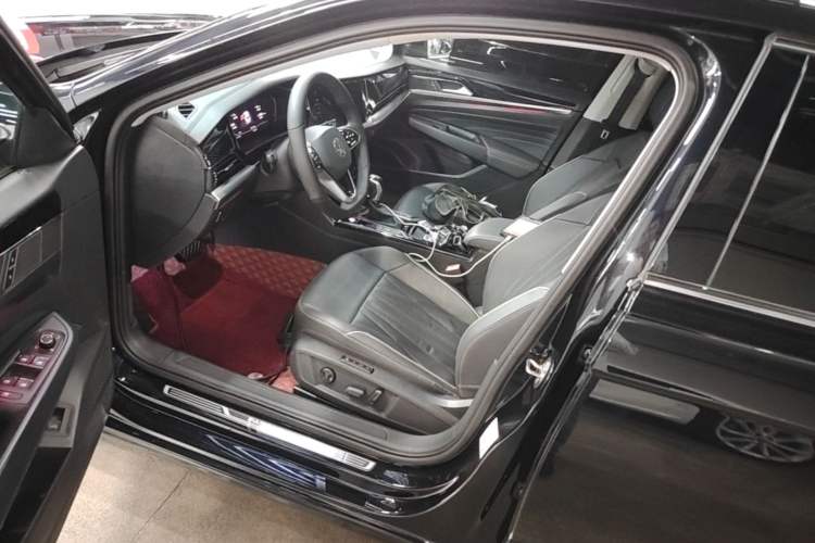 Used Volkswagen Passat 2022 330TSI Starry Luxury Edition Left Front Seat