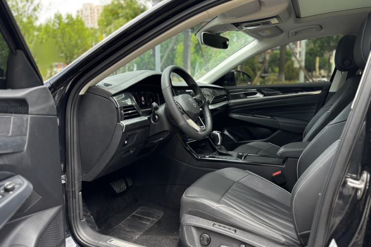 Used Volkswagen Passat 2022 330TSI Starry Luxury Edition Left Front Seat