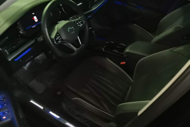 Used Volkswagen Passat 2022 330TSI Starry Luxury Edition Left Front Seat
