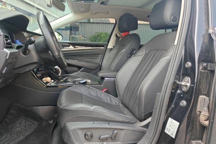 Used Volkswagen Passat 2022 330TSI Starry Luxury Edition Left Front Seat