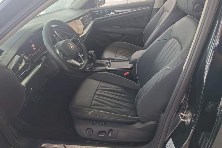Used Volkswagen Passat 2022 330TSI Luxury Edition Left Front Seat
