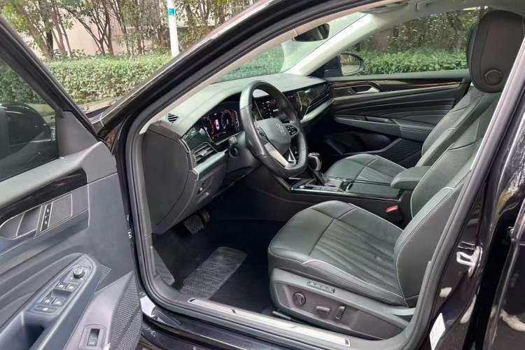 Used Volkswagen Passat 2022 330TSI Starry Luxury Edition Left Front Seat