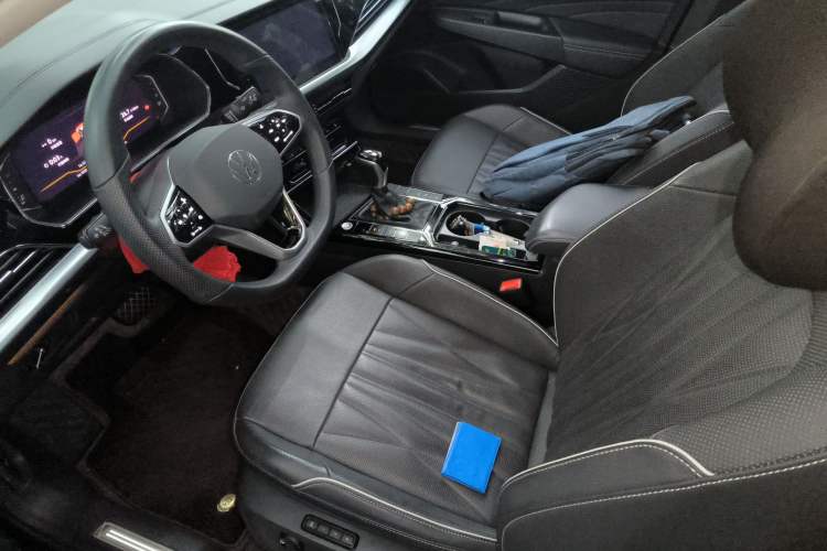 Used Volkswagen Passat 2022 330TSI Luxury Edition Left Front Seat