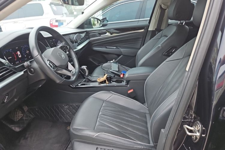 Used Volkswagen Passat 2022 330TSI Starry Luxury Edition Left Front Seat