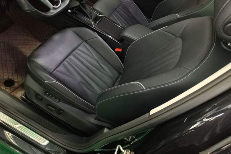 Used Volkswagen Passat 2022 330TSI Starry Luxury Edition – Exclusive Special Edition Left Front Seat