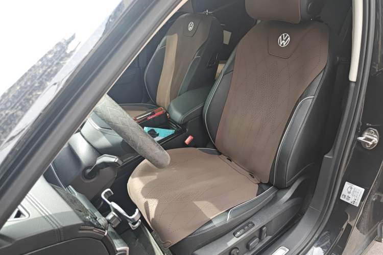 Used Volkswagen Passat 2022 330TSI Starry Luxury Edition Left Front Seat
