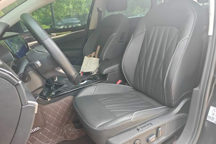 Used Volkswagen Passat 2022 330TSI Luxury Edition Left Front Seat