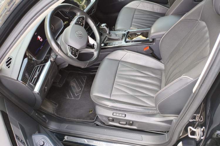Used Volkswagen Passat 2022 330TSI Starry Luxury Edition Left Front Seat