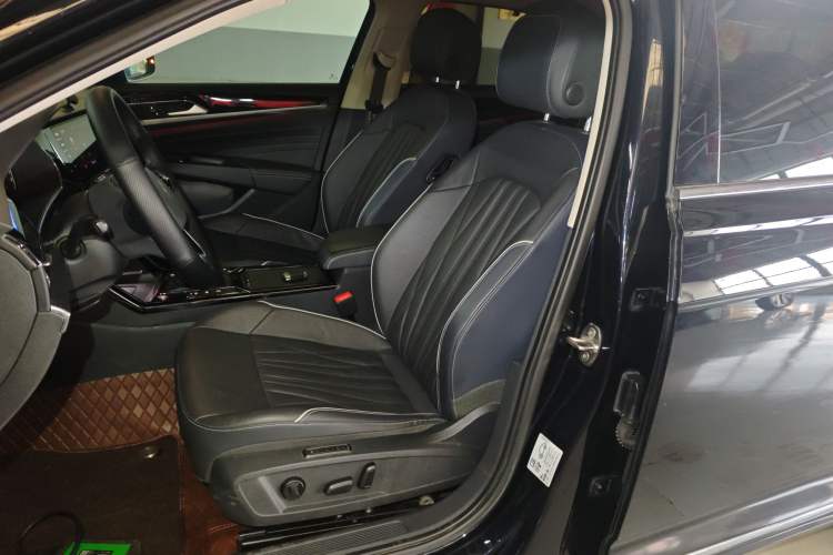 Used Volkswagen Passat 2022 330TSI Starry Luxury Edition – Exclusive Special Edition Left Front Seat