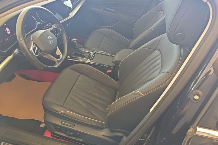 Used Volkswagen Passat 2022 330TSI Starry Luxury Edition Left Front Seat